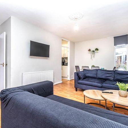 לונדון Bright Guest House In Hackney מראה חיצוני תמונה