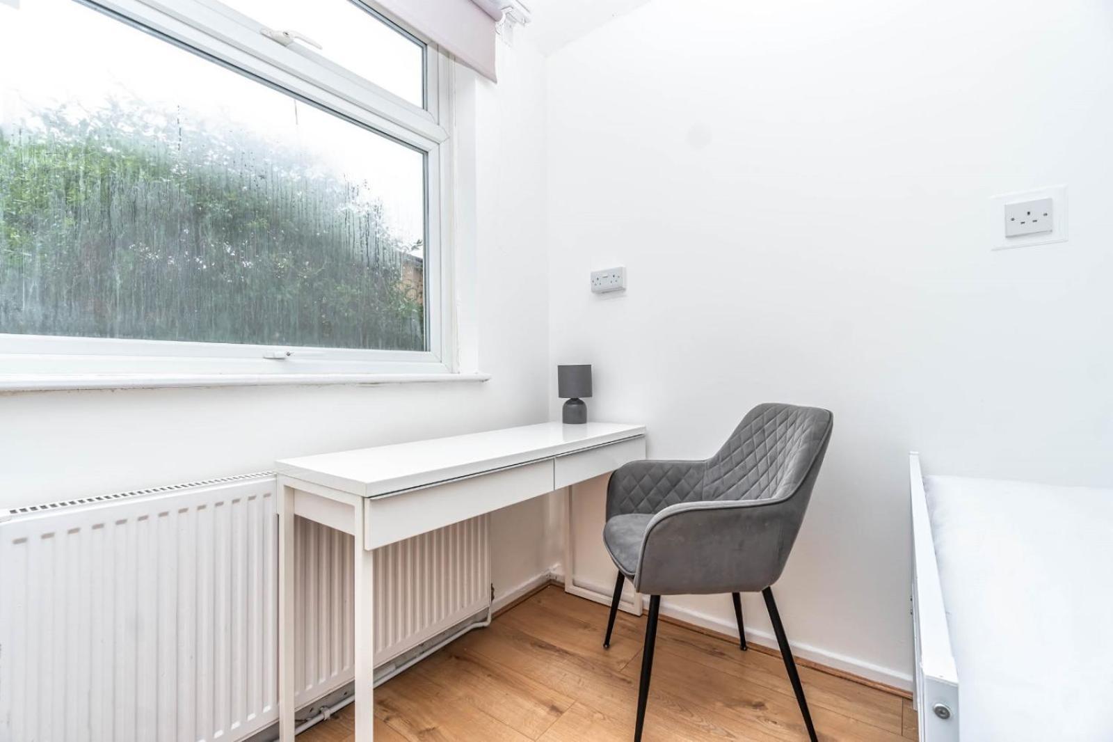 לונדון Bright Guest House In Hackney מראה חיצוני תמונה