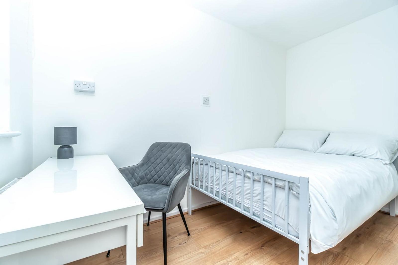 לונדון Bright Guest House In Hackney מראה חיצוני תמונה
